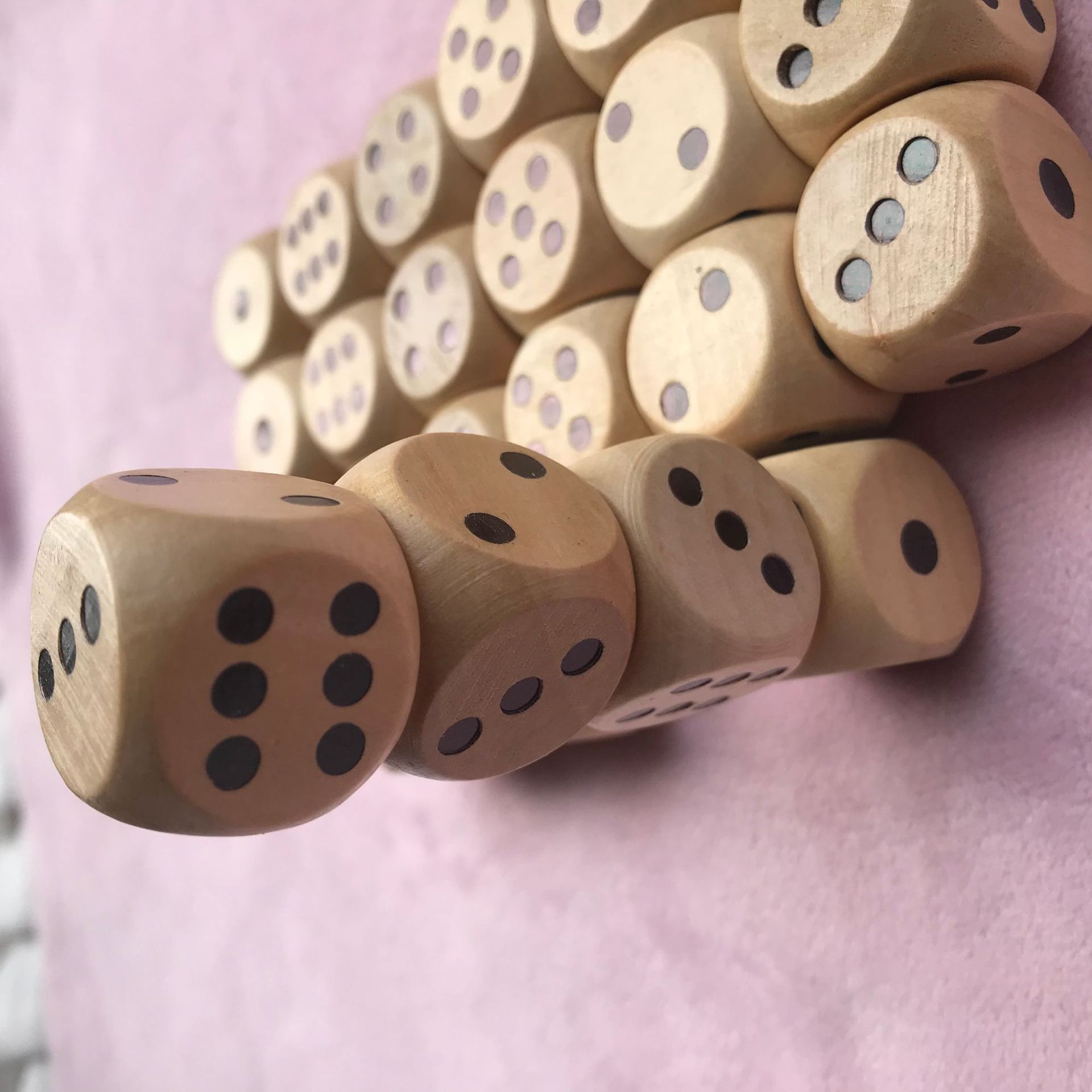 12PCS 16mm Wooden Dice Dots D6 - Party Games Gamecube review and price